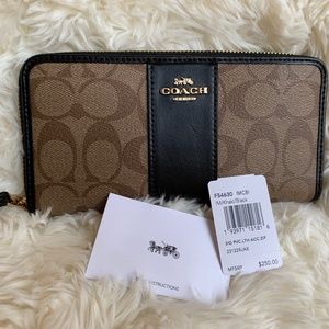 COACH Accordion Zip Wallet In Signature Canvas